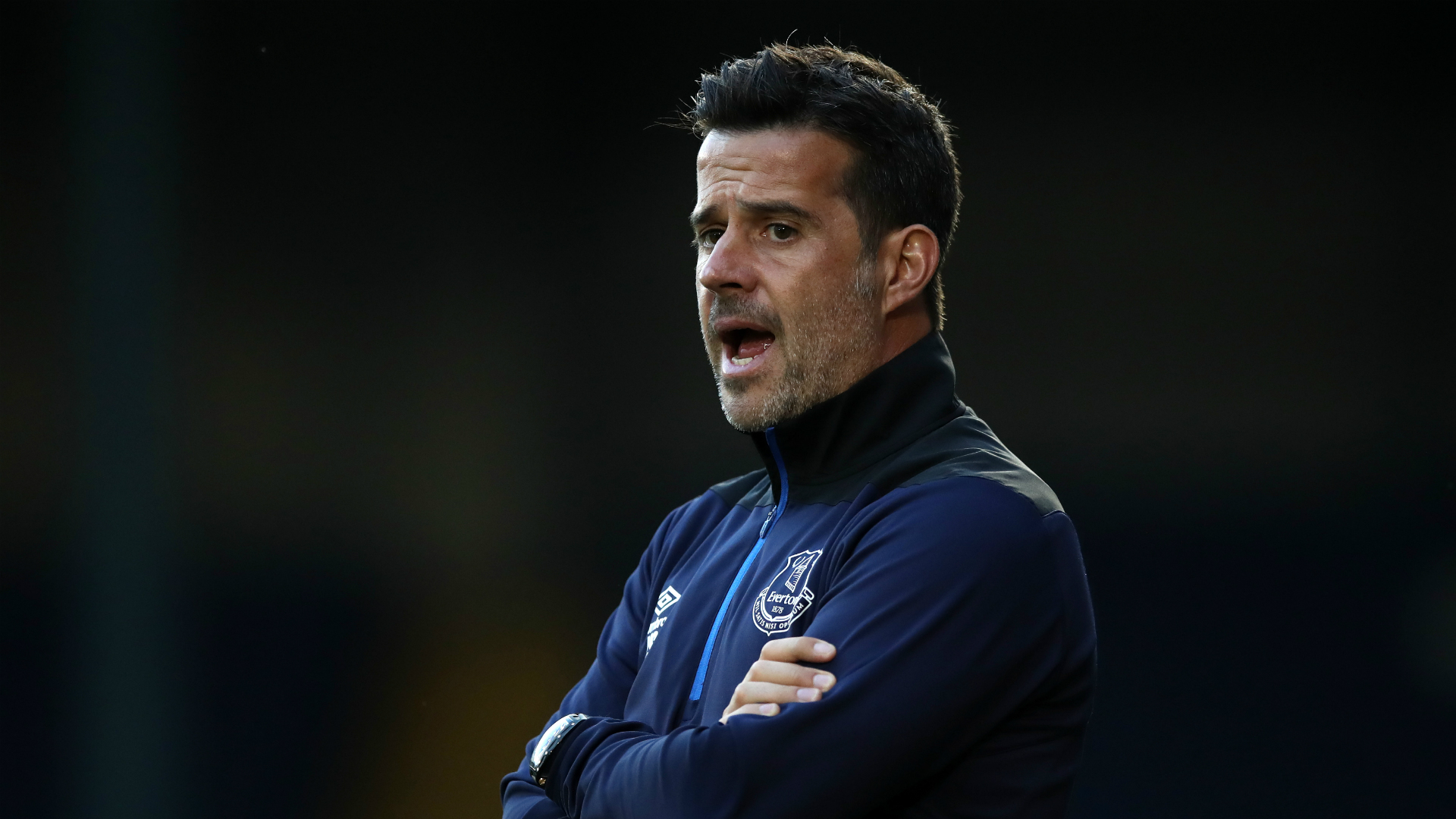 德乙半场：奥伯多夫染红离场，比勒菲尔德1-1十人杜塞尔多夫.